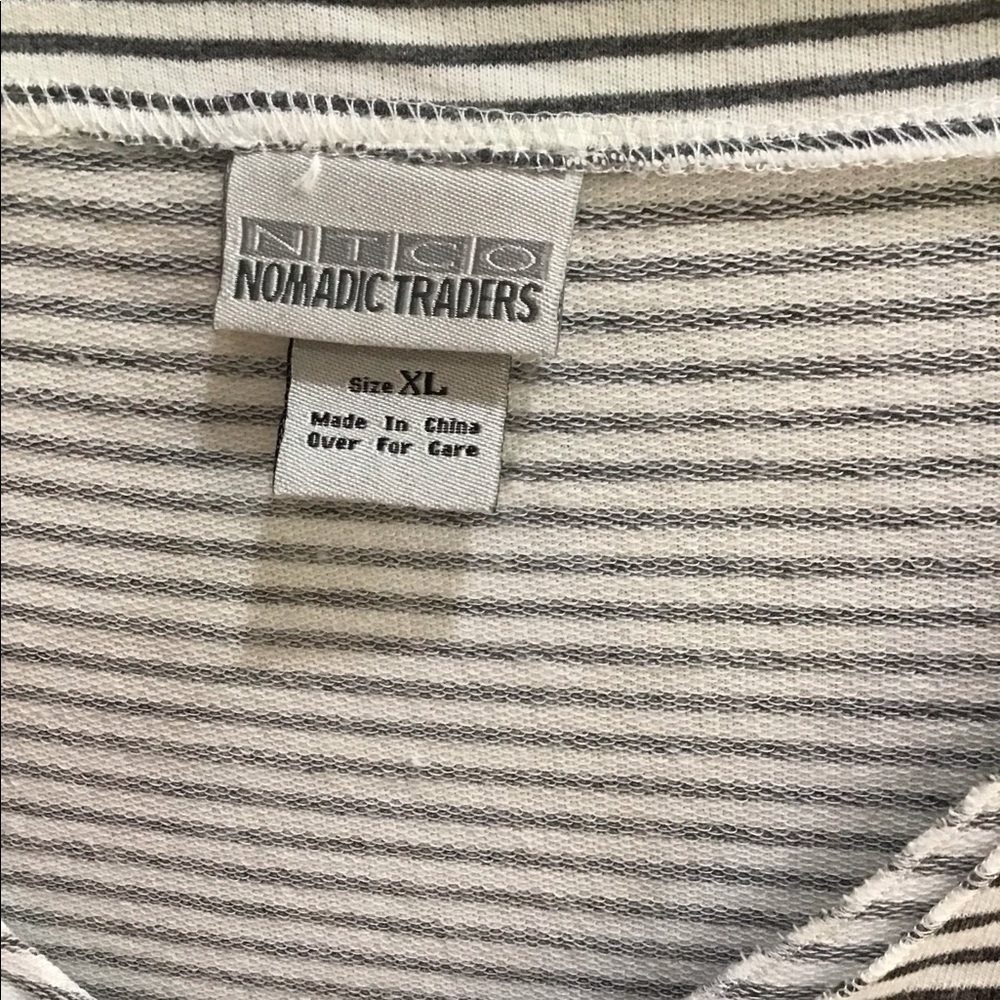 Nomadic Trader Top Nwot - image 3